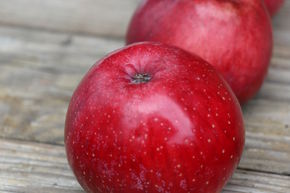 Rotfleischiger Apfel Redlove Jedermann's Halbstamm/Hochstamm