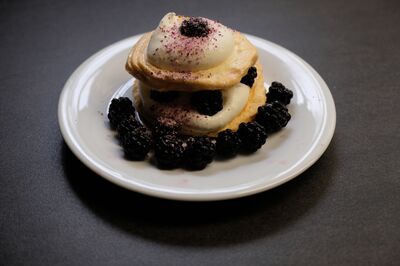 >Eclairs mit Brombeer-Vanille-Quark-F�llung