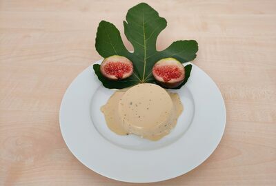 Panna Cotta mit Feigenblättern