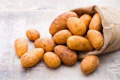 Wann werden Kartoffeln geerntet? Darauf sollten sie bei der Ernte achten
