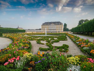 Der Park von Schloss Augustusburg in Brühl - ein Rokoko-Juwel in Grün