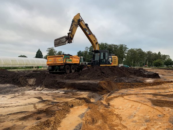 Bagger Lubera Bad Zwischenahn Gewächshaus Bau Abtragung Erde