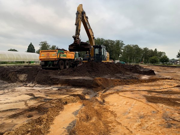 Bagger Lubera Bad Zwischenahn Gewächshaus Bau Abtragung Erde