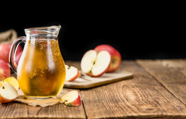 Cidre Herstellung mit verschiedenen Äpfeln