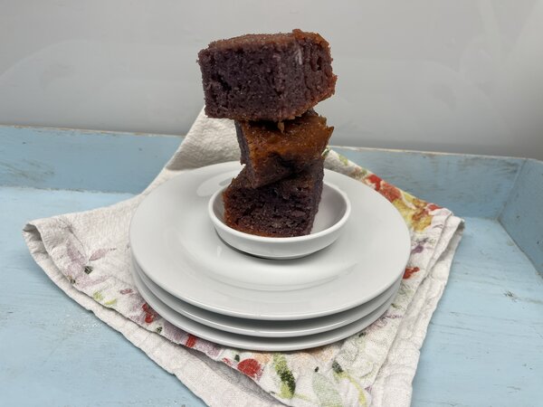 Getr�nkte Cassis Cake W�rfel
