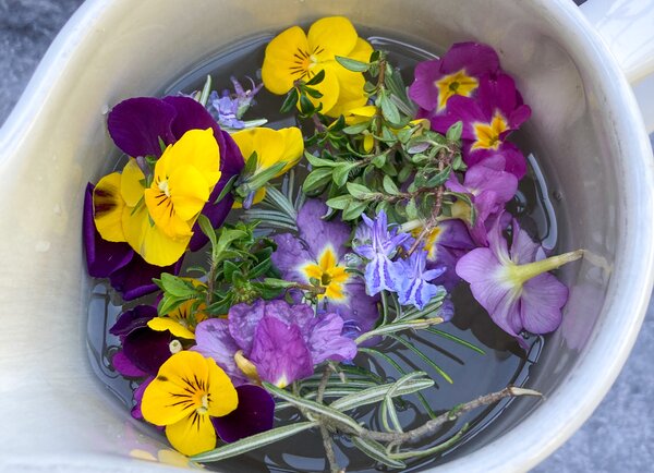 KrÃ¤uter-Sprudelwasser, Rezept, Aromatisiertes Wasser, erfrischend