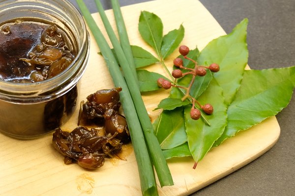 Rezept Marsala Zwiebelchen, Etagenzwiebel, Allium cepa var. proliferum, Pascale Treichler, Lubera