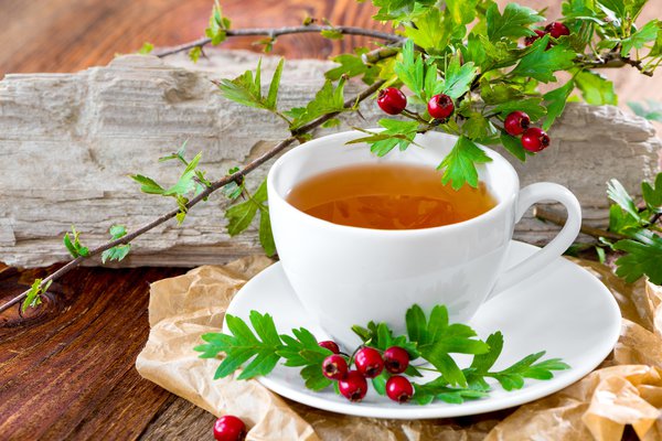 Als Tee sind die Früchte und Blätter sehr wirksam.