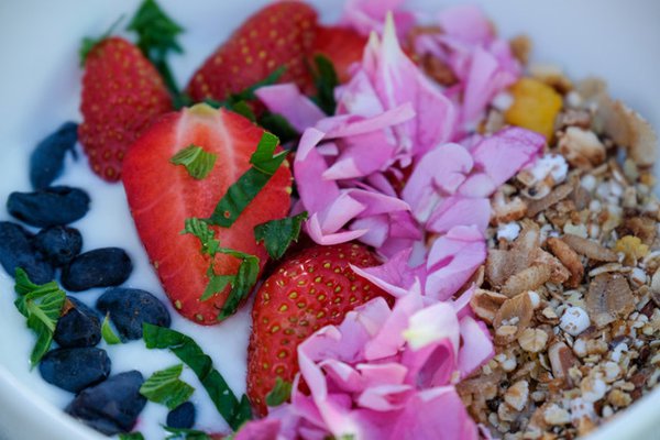 Rezept, Pascale Treichler, Frische Beeren auf Knusper Joghurt