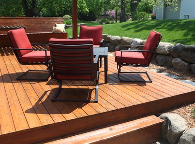 Wie du eine Gartenterrasse aus Holz selbst baust